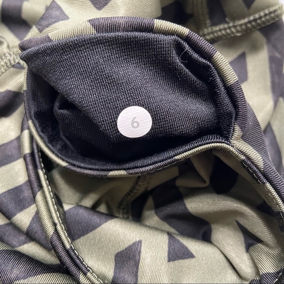 Lululemon Chevron Shuffle Fatigue Green Black 6 - Picture 12 of 15